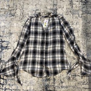 Jessica Simpson front cut out long sleeve